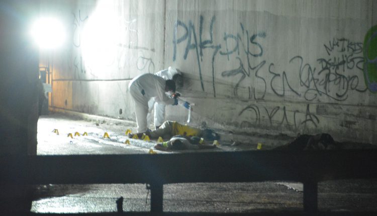 FUSILAN A 4 DE ESCOBEDO